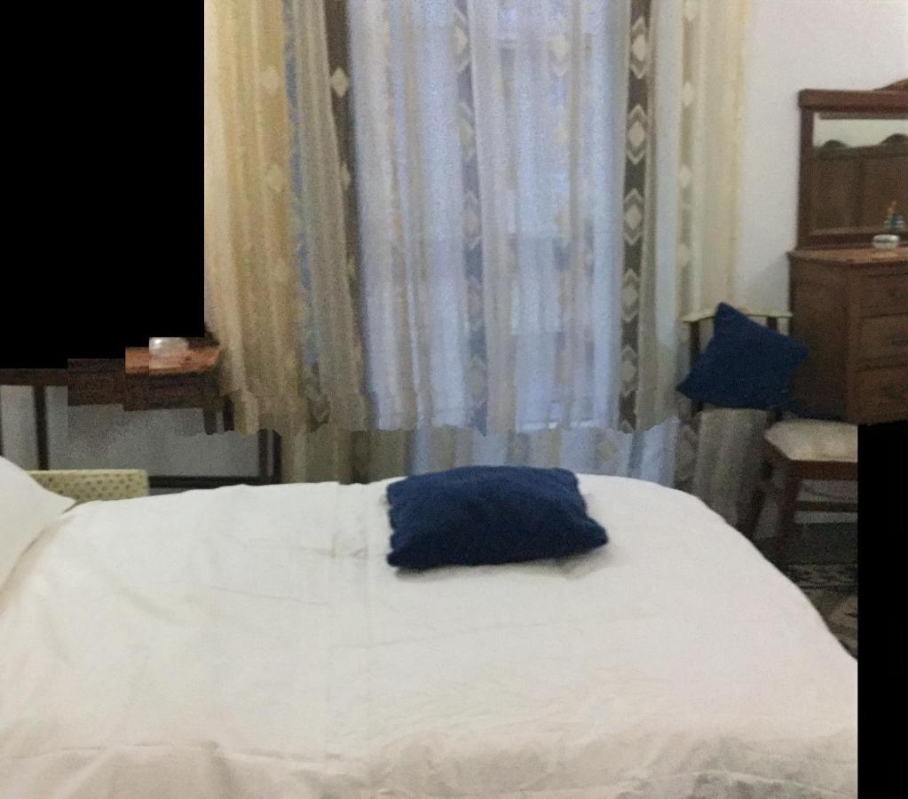 Crispi Accomodation B&B คาตาเนีย ภายนอก รูปภาพ