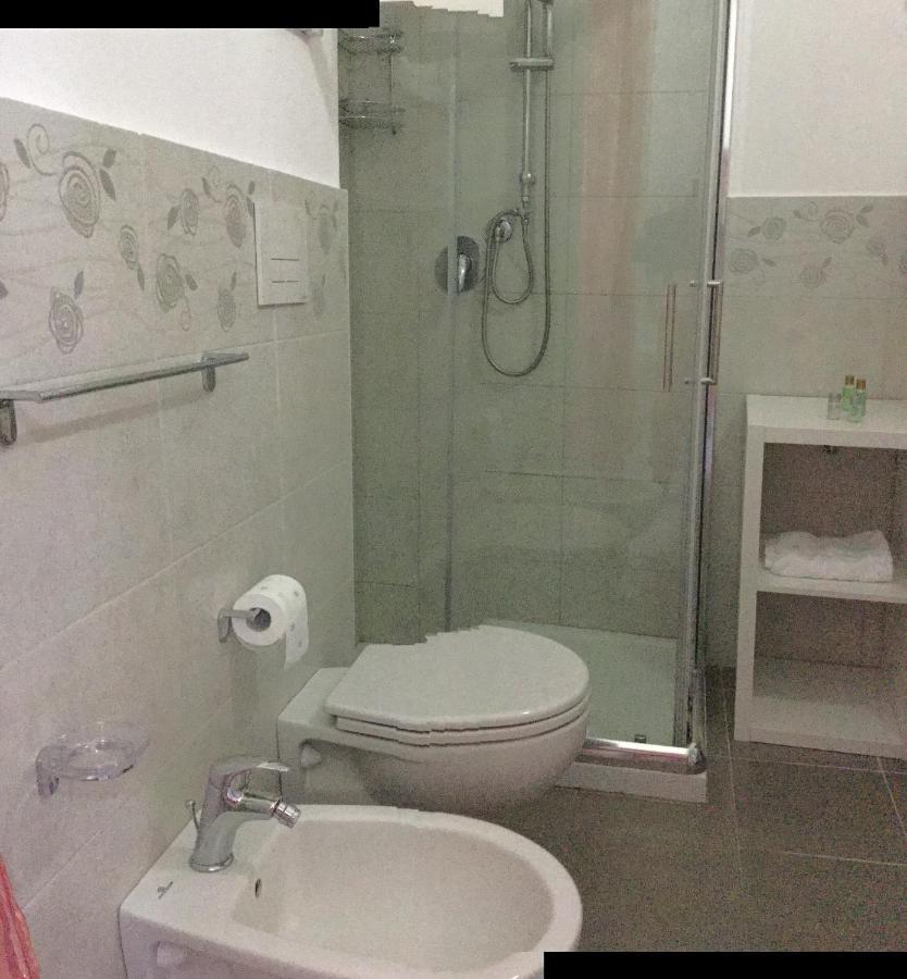 Crispi Accomodation B&B คาตาเนีย ภายนอก รูปภาพ